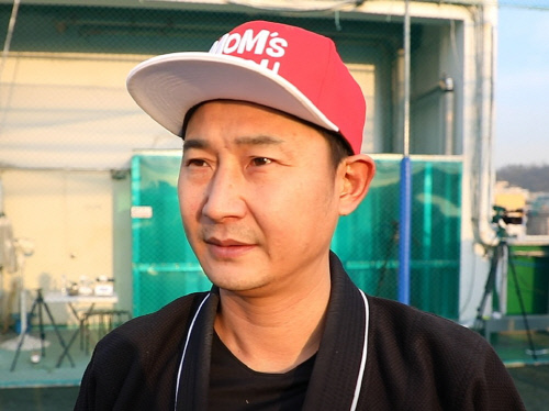 도전에 임하는 각오를 말하는 이천수