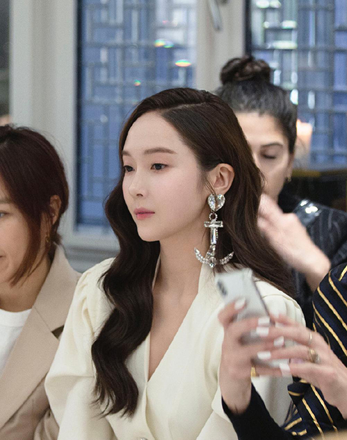 제시카, 파리 패션위크서 포착된 실물 미모