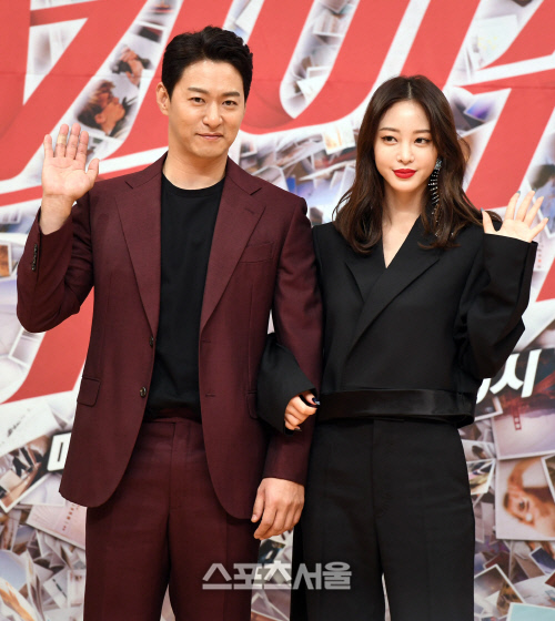 빅이슈 주진모와 한예슬, 19세 관람가! [포토]