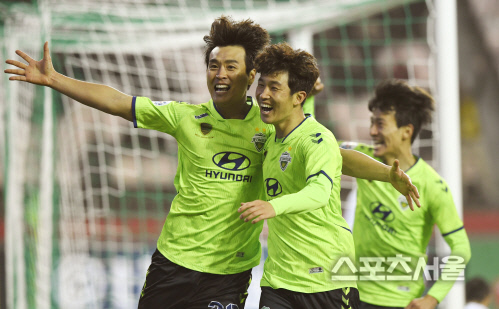 [포토] 전북 이동국의 추가골, 클래스는...영원하다!