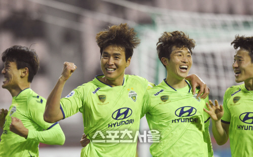 [포토] 전북 이동국, 추가골의 포효~!