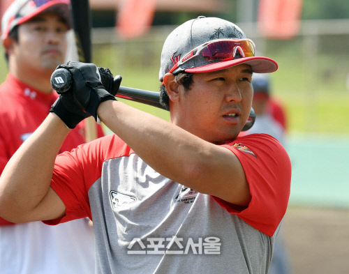 SK 최정 정강이 통증, 롯데와 평가전 결장