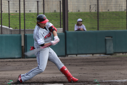 [IN오키나와] 켈리 무실점·이형종 4타점, LG KIA와 평가전 승리