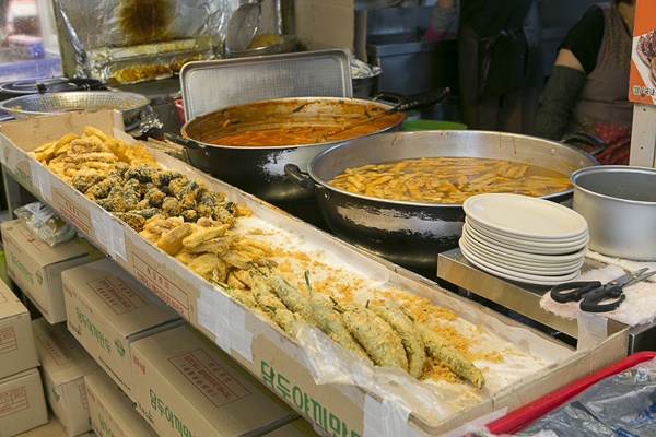 [스포츠서울 고객신뢰도대상: 제주서울떡볶이] 제주도 동문시장 맛집으로 빼놓을 수 없는 3대 떡볶이