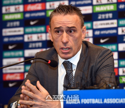 [포토] 벤투 감독, 이강인 발탁