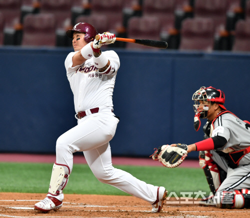 시범경기첫타석홈런가동한박병호,덕아웃은만세[포토]