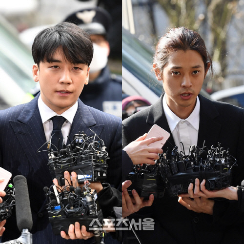 '카톡방 논란' 승리·정준영, '입영 날짜 연기-황금폰 제출' 입장 전하며 조사 후 귀가