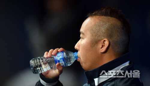 [포토]\'모히칸 헤어스타일 변신한 유희관