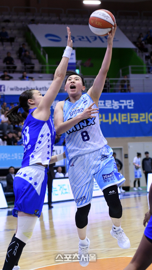 [포토] 이주연 '사뿐하게 뛰어 올라'