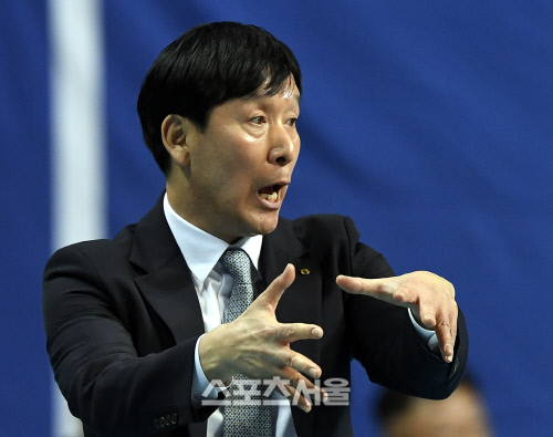 [포토] 신영철 감독, 좀 더 집중하자고~!