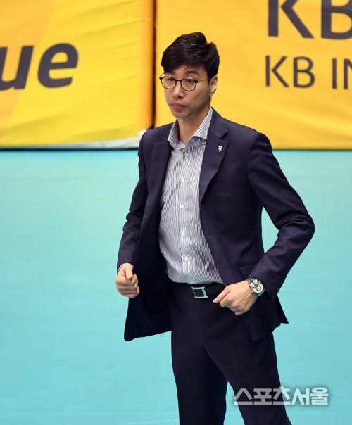 OK저축은행 김세진 감독 사의 수용, 차기 사령탑 물색