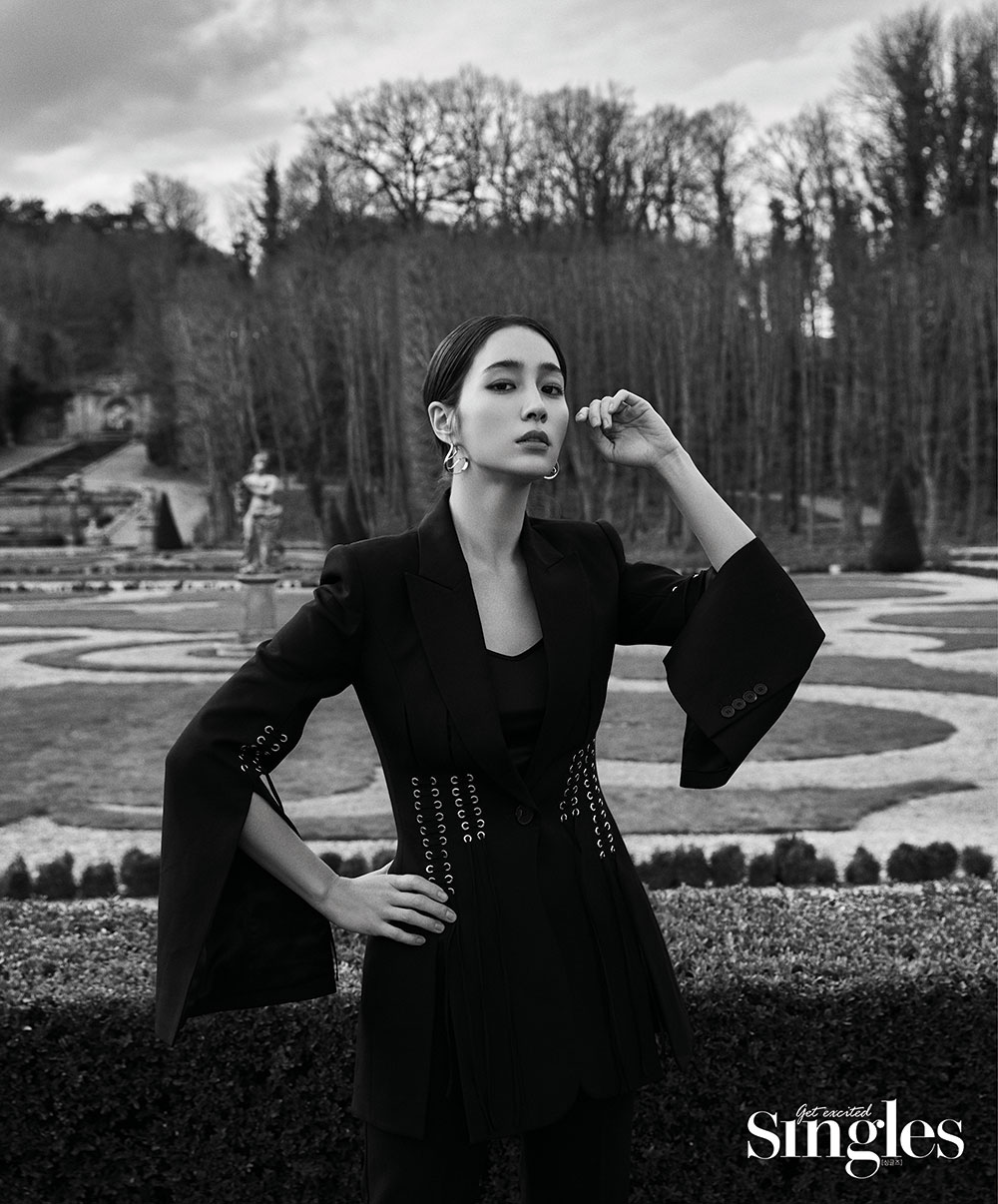 이민정, 우아함으로 파리를 빛낸 ‘여신 비주얼’ 화보 공개