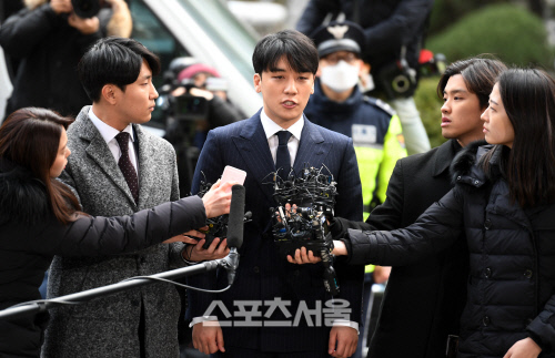 병무청, '성접대 의혹' 승리 입대 연기 신청 허가