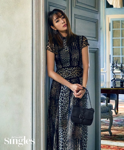 이민정, 눈빛 하나만으로 압도 ··· 고혹적인 美의 여신 재림(화보)