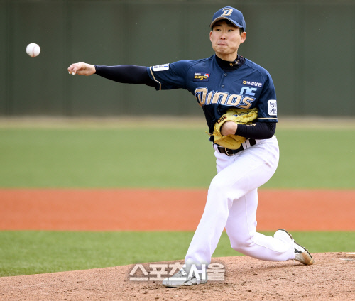 '이재학 무실점' NC, 한화 꺾고 창원NC파크 첫 승