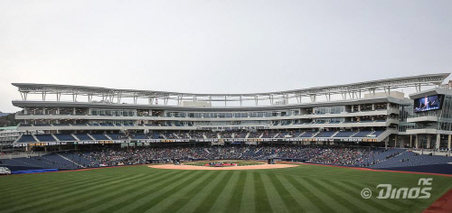 "여기서 살고 싶다" "실내 연습장이…" 창원NC파크를 바라본 가지각색 반응