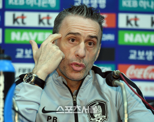 [포토] 벤투 감독 \'전술 소집시 리그 상관없이 전술 이해 능력 본다\'