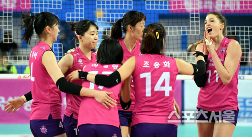 [포토] 흥국생명 톰시아, 가슴이 너무 조마조마해...