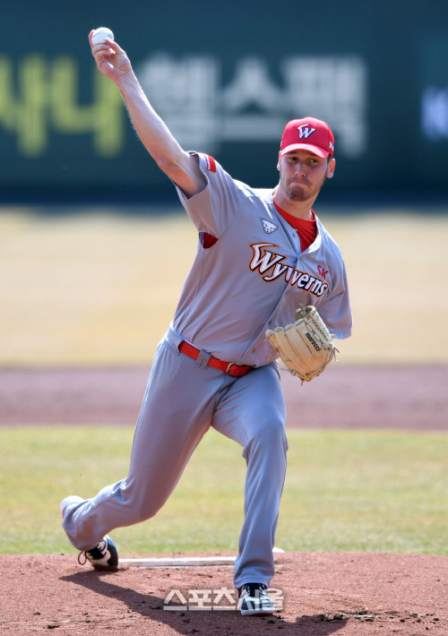 염경엽 기대 다익손, 구속↑ 커브도 위력적[주목! 이선수]