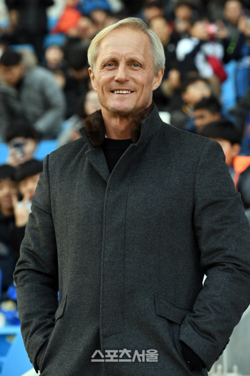 [포토] 안데르센 감독 \'밝은 미소\'