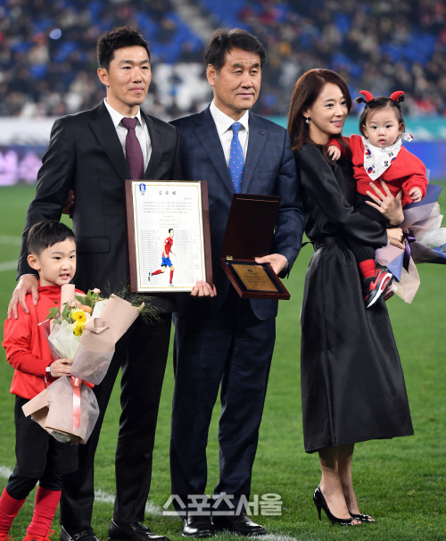 [포토] 김정우 은퇴 \'새출발\'