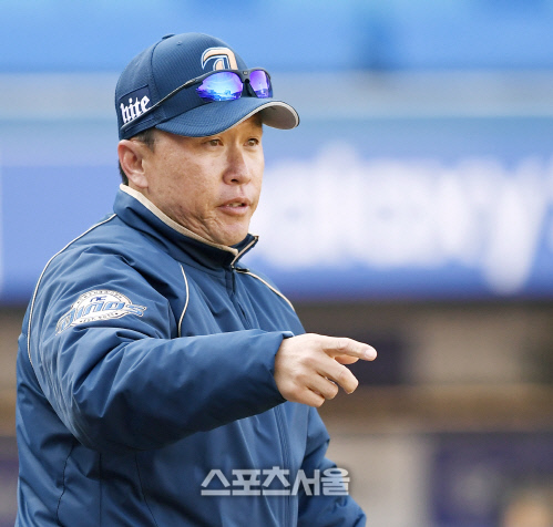 [포토] NC 이동욱 감독, 분위기 탔어~!