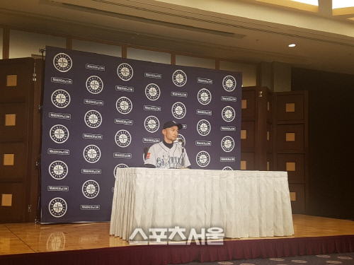 [현장메모]2시간 줄서서 대기…이치로도 감동한 '굿바이~기자회견'(+SS영상)