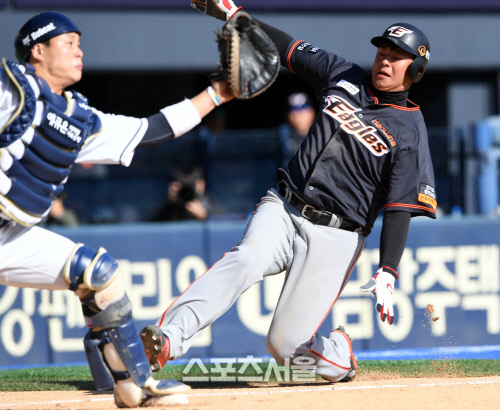 노시환, 득점 추가요~[포토]