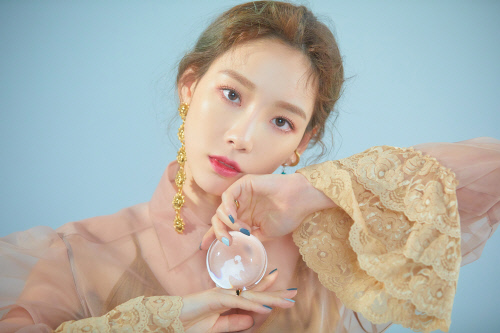 태연 싱글 사계 이미지