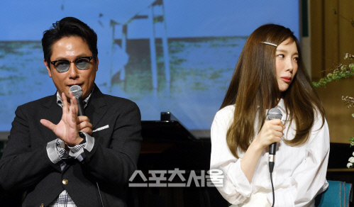 [포토] 윤종신, 태연 주려고 만든 곡 직접 불렀다