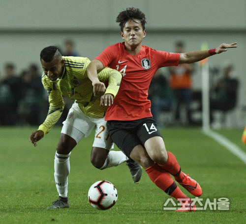 [포토] 홍철, 어딜...들어와?