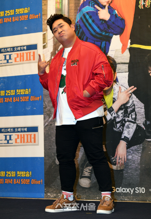 [포토]래퍼와 함께 한 문세윤, 나도 래퍼처럼!