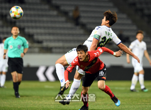 전북현대 이동국, 공은 어디  [포토]
