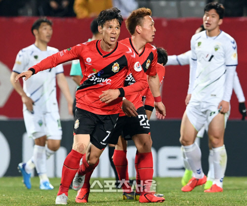 배기종, 막판 동점으로 마침표[포토]