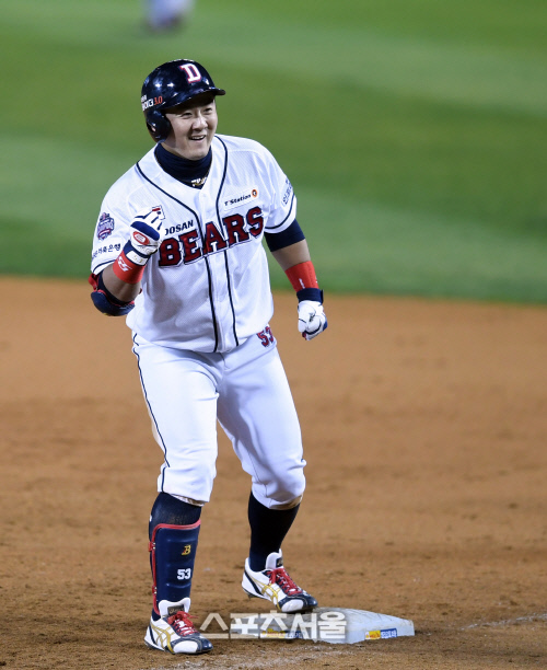 [포토] 안타 최주환 \'역전 기회가 왔어\'