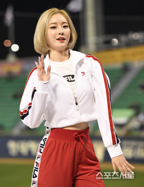 [포토] '열애설' 서현숙 치어리더, 고승형 홀린 춤사위?