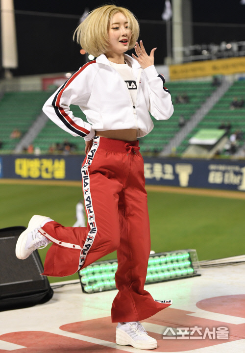 [포토] '열애설' 서현숙 치어리더, 꽃샘추위 녹이는 응원~!