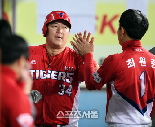 최형우, 싹쓸이의 사나이  [포토]