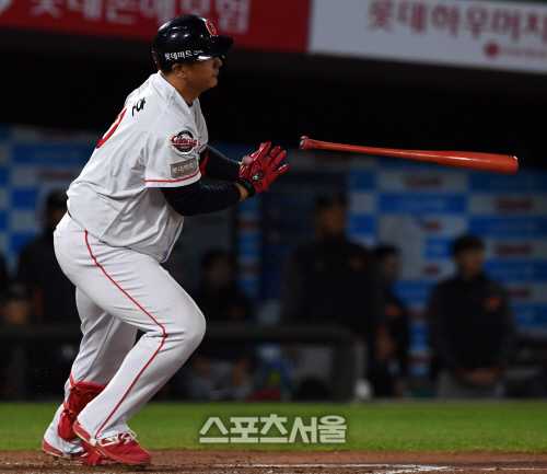 이대호, 감 좋아요[포토]