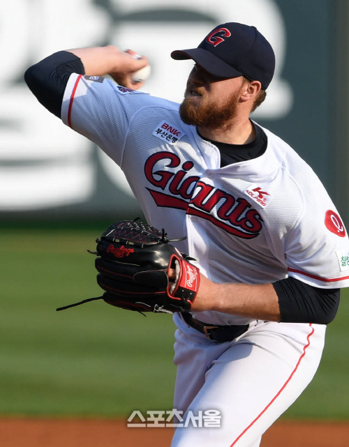 톰슨, 모자 깊숙하게 눌러쓰고[포토]