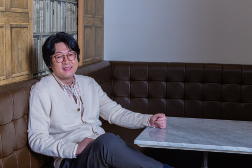 배우 김윤석 말하는 #감독#미성년#캐스팅[데스크가만난사람①]