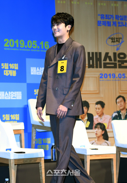 [포토]첫 영화 제작보고회 입장하는 박형식