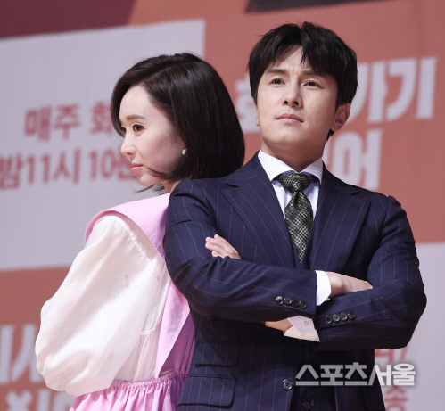 [포토] 김동완-한수연, 티격태격?