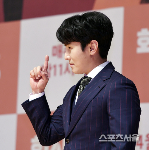 [포토] 김동완, 꼰대의 포스~!