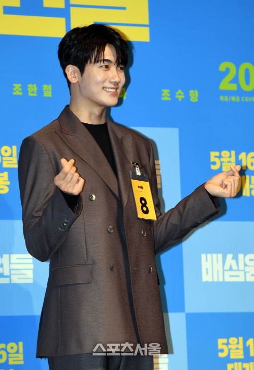 [포토]하트 만들어보이는 \'배심원들\' 박형식