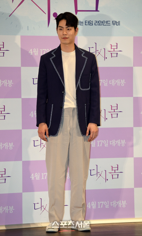 [포토]시원시원한 매력 뽐내는 홍종현
