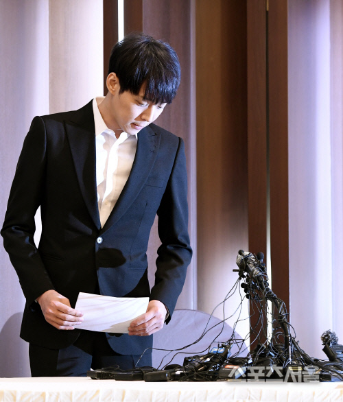 [포토] 박유천 긴급 기자회견, 마약 의혹...강하게 부인!