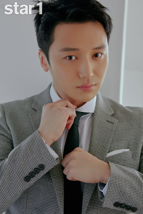 변요한 "인기 아닌 연기에 집중하는 게 더 행복해" (화보)