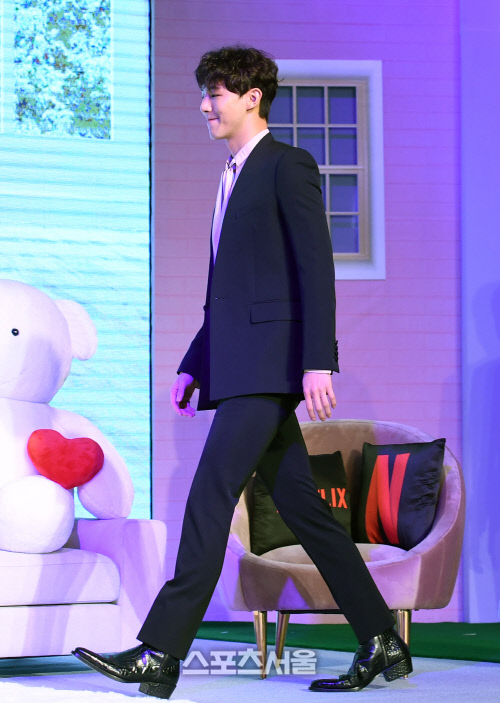 [포토]'첫사랑은 처음이라서' 지수, 시원시원한 걸음으로