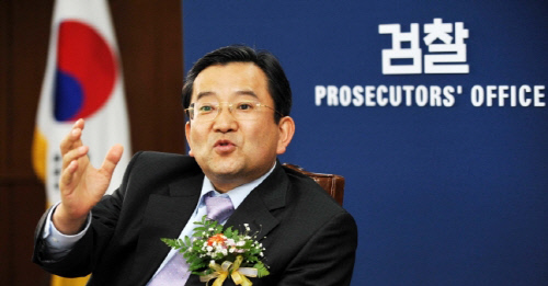 김학의 측 "'성접대 동영상' 아는 바 없다…보도에 법적조치"